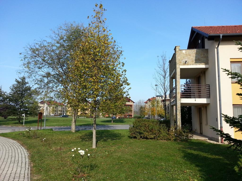 Birdland Villapark Golf View Buk Bagian luar foto