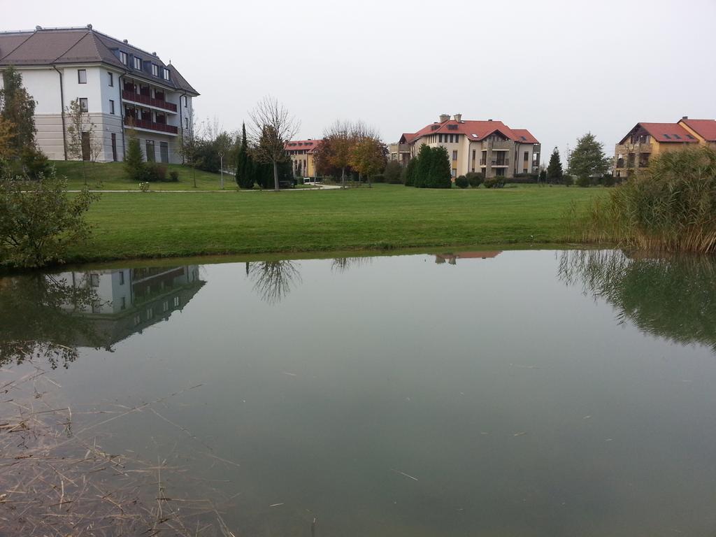 Birdland Villapark Golf View Buk Bagian luar foto