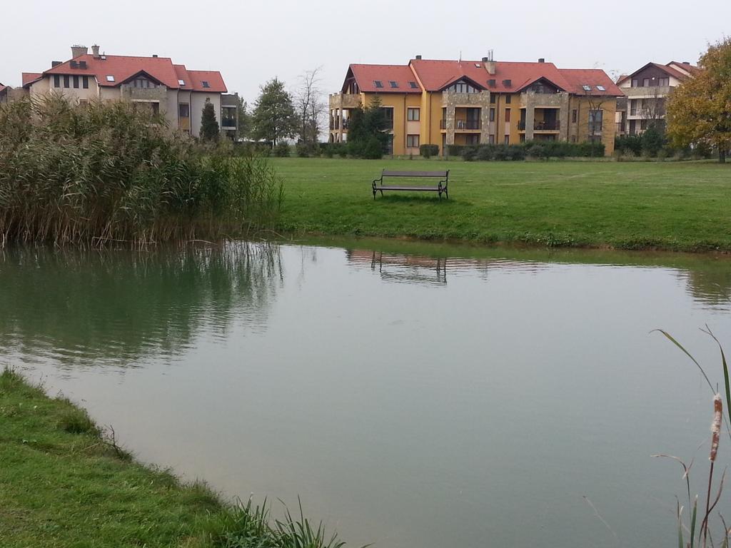 Birdland Villapark Golf View Buk Bagian luar foto